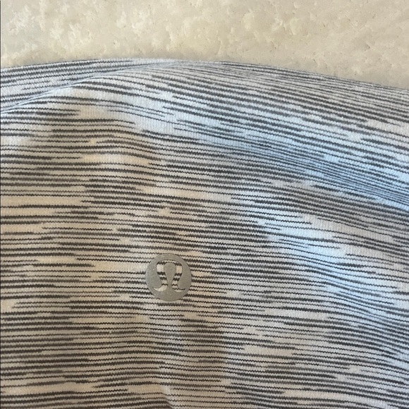 Lululemon Gray and White Kids Leggings - Picture 5 of 5